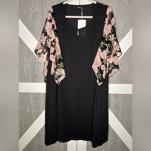 074. NWT Supersoft Essentials Floral Pocket Raglan Sleeve Midi Dress 18-20/2x